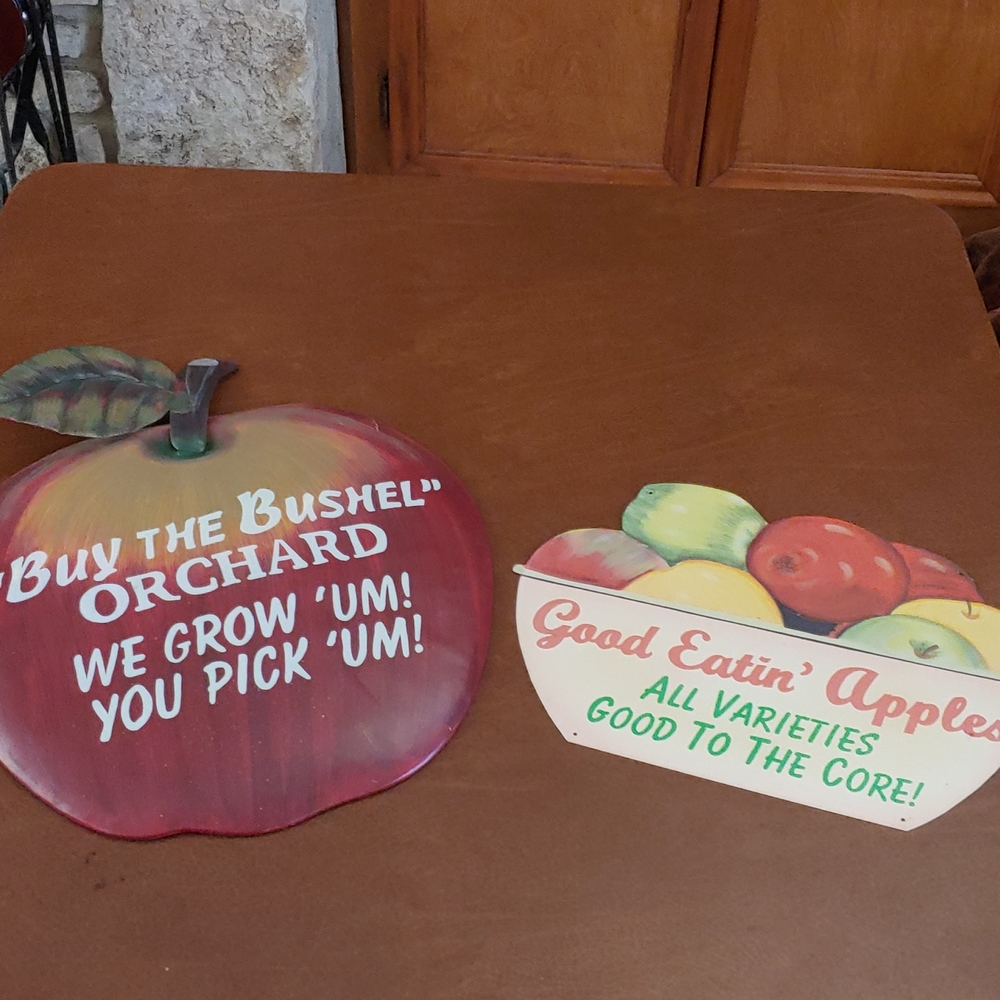 Apple Kitchen/Dining Room Metal Wall Art